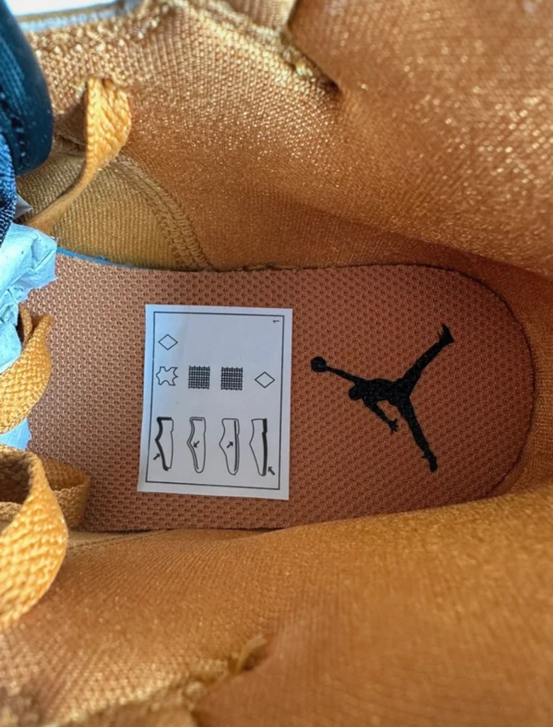 Air Jordan 1 Mid  – photo 6